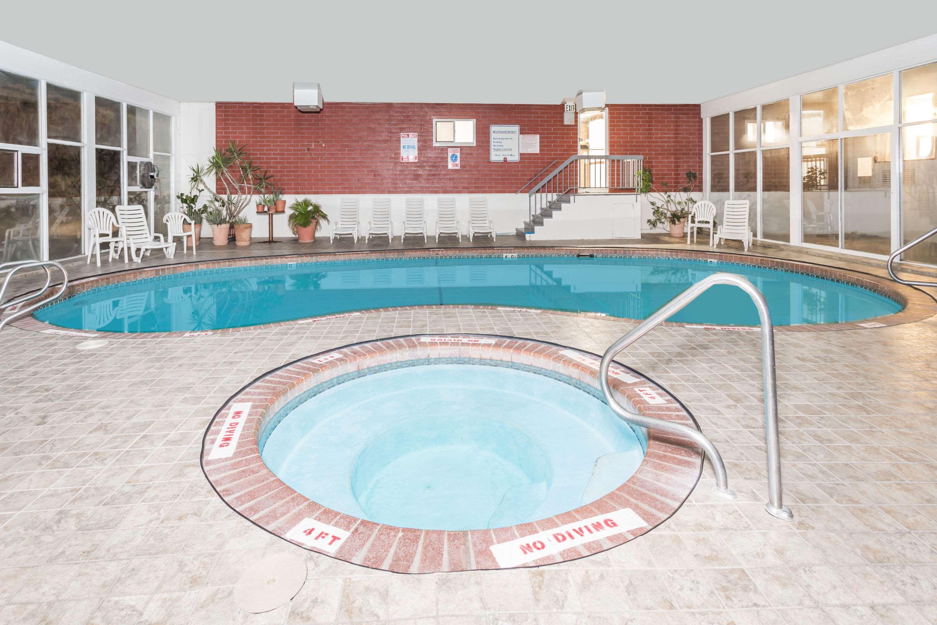 Days Inn By Wyndham Evanston Wy Exteriör bild
